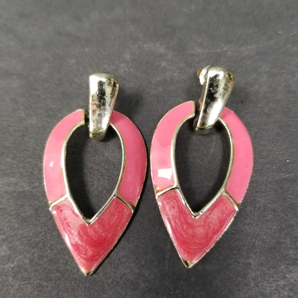 Vintage Style Pink Enamel Gold Tone Teardrop Dangle Earrings Retro 80s Geometric